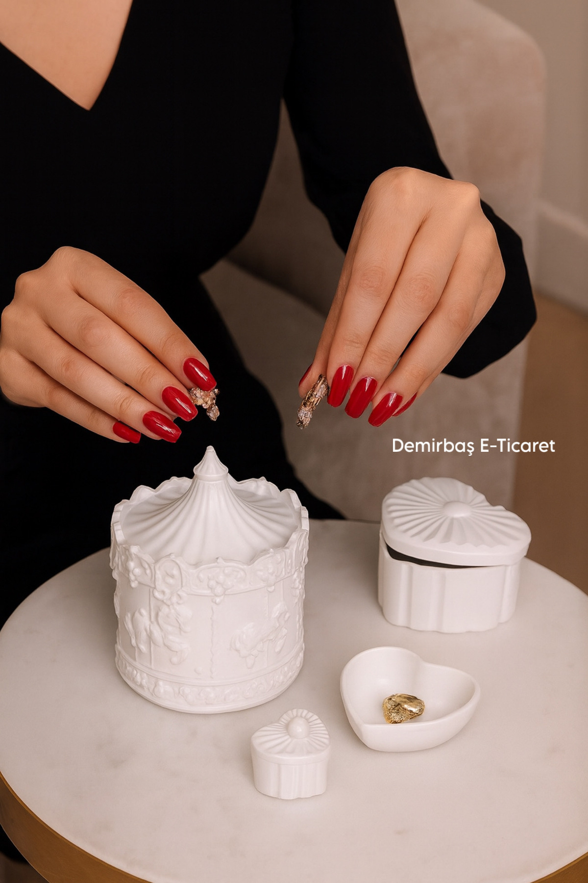 BEYAZ - Atlı Karınca Tasarımlı Takı Kutusu ve 3’lü Kalp Şeklinde Takı Kutusu Seti