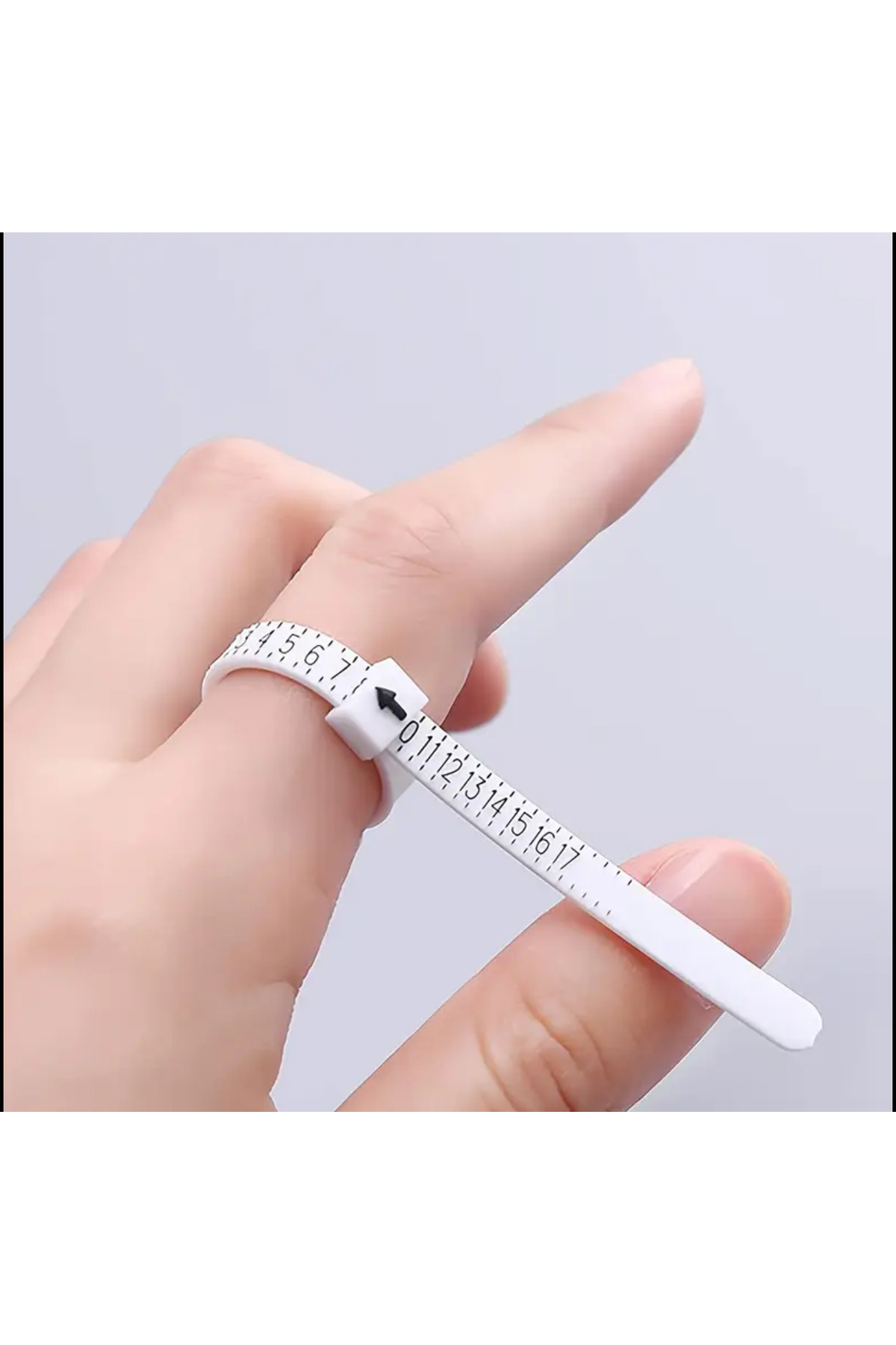 Yüzük Ölçer Plastik Ölçüm Bandı – 1-17 Numara Arası Net ve Hassas Parmak Yüzük Ölçüm Aracı